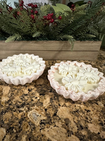 Daisy Flower Candle in Reusable Trinket Dish, Vanilla Soy Wax, Keepsake Jewelry Holder